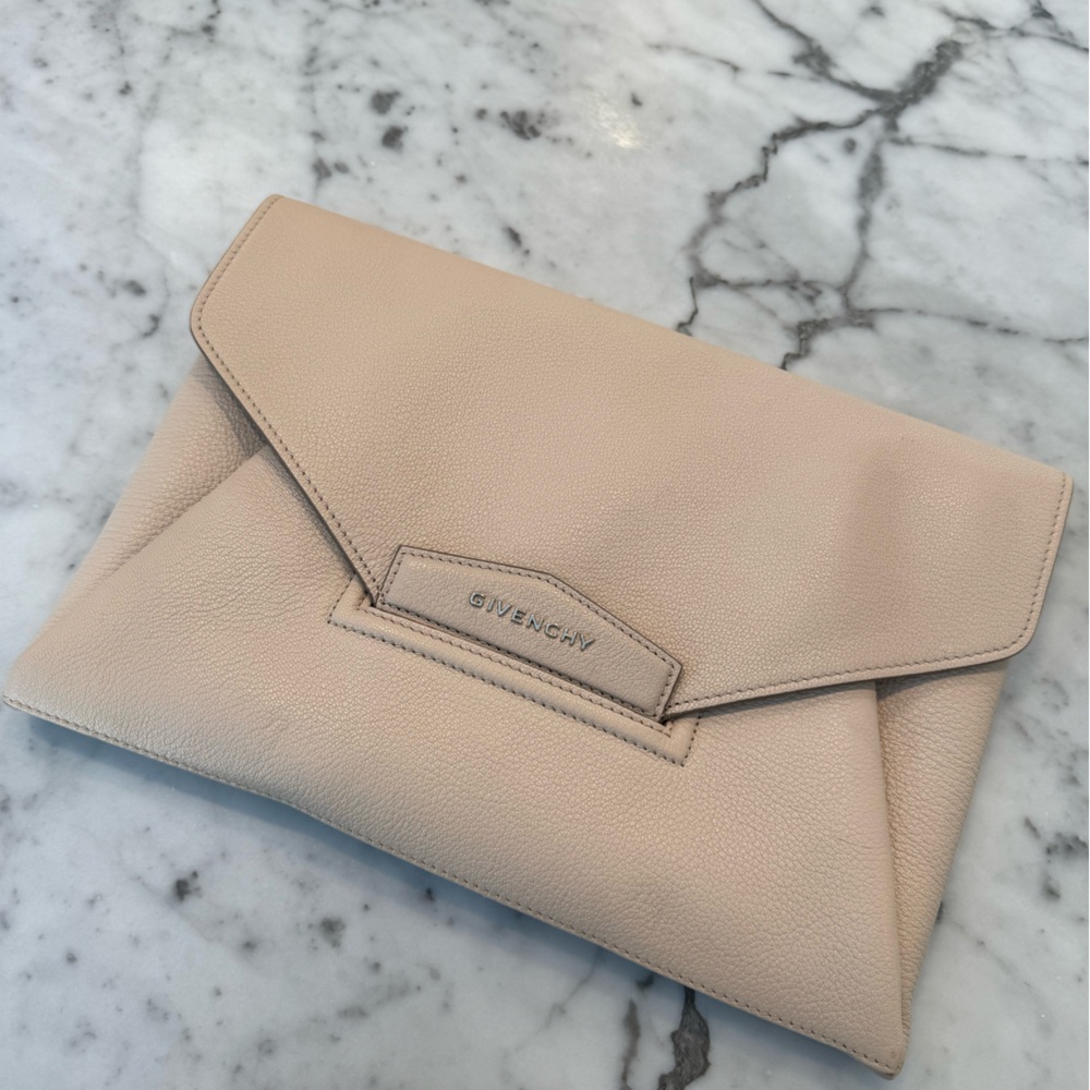 100% authentic Givenchy envelope clutch. 
In excellent condition